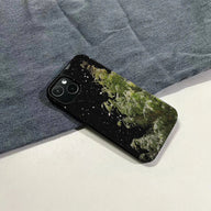 Funda para teléfono con árbol de Navidad nevado: protección para el paraíso invernal 
