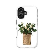 Funda minimalista para móvil con ramo de rosas blancas: diseño elegante y natural