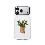 Funda minimalista para móvil con ramo de rosas blancas: diseño elegante y natural